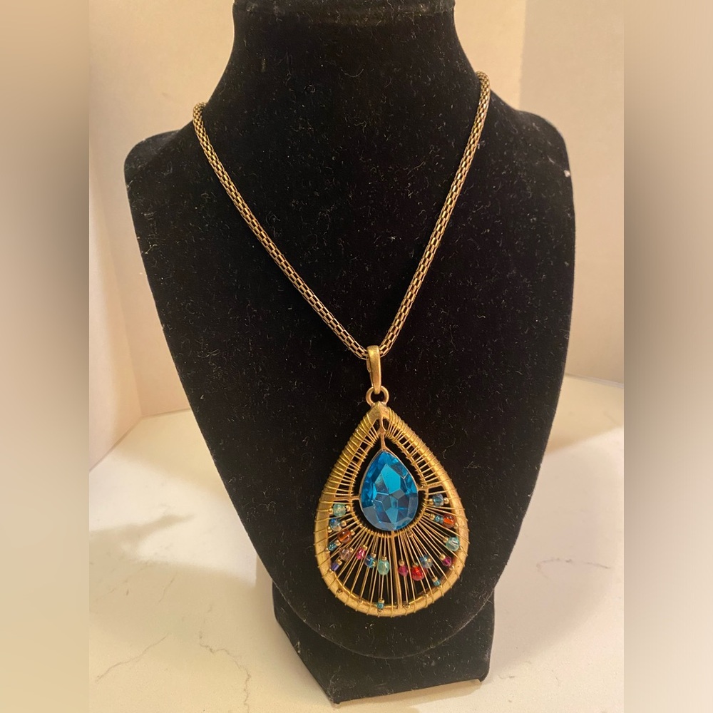 CHICO"S PEACOCK COLORS LARGE PENDANT NECKLACE 14”